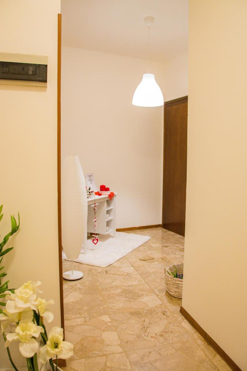 Guest House Piazza Isolo Верона Экстерьер фото